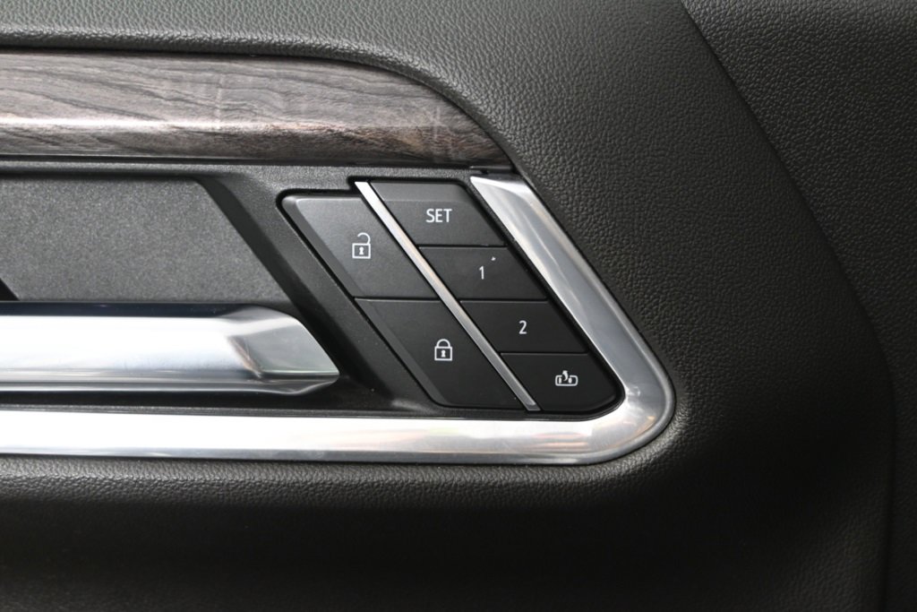 Used 2022 Chevrolet Silverado 1500 LTZ w/ Technology Package image 23