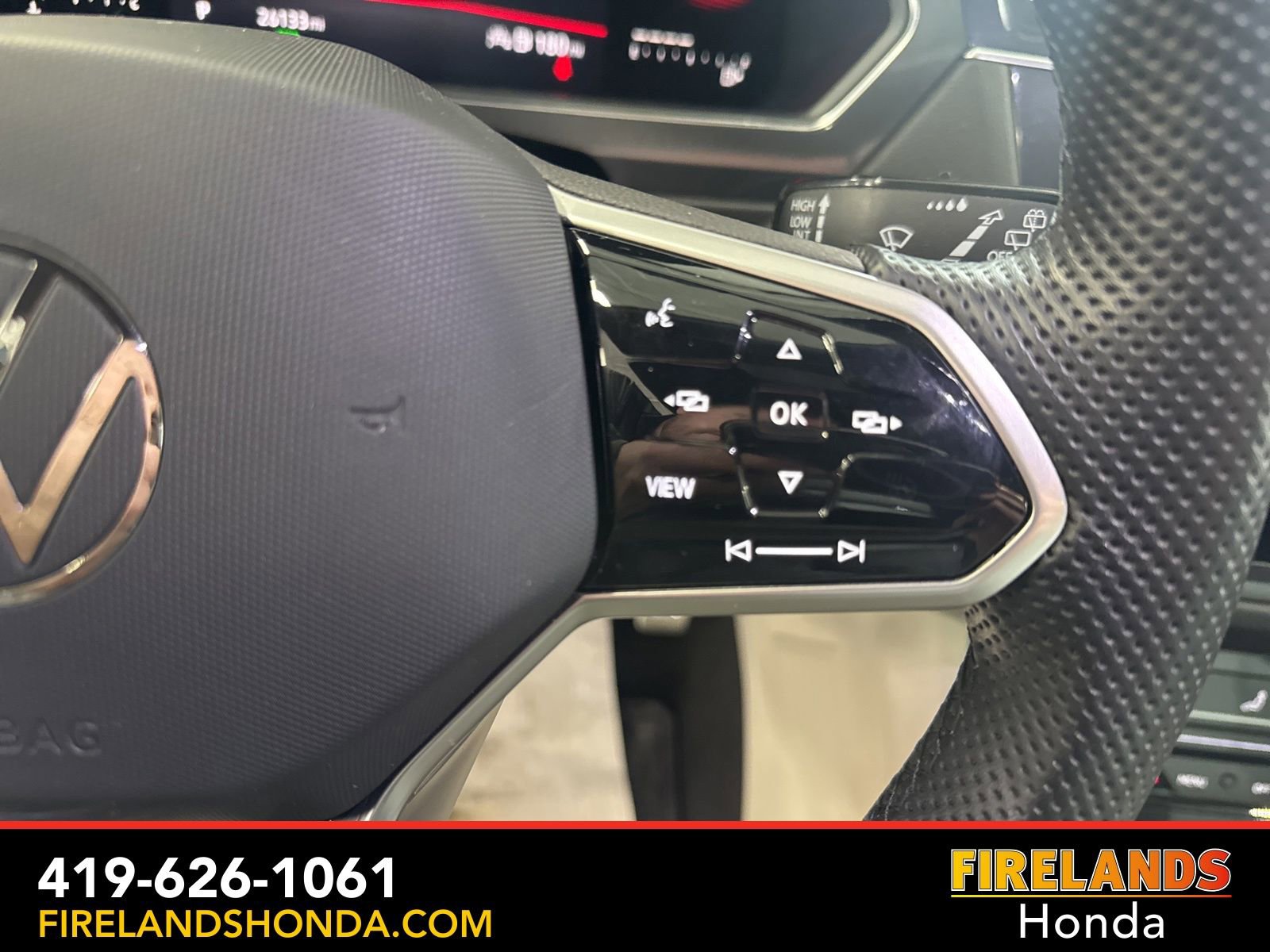 Used 2023 Volkswagen Tiguan SE R-Line image 18