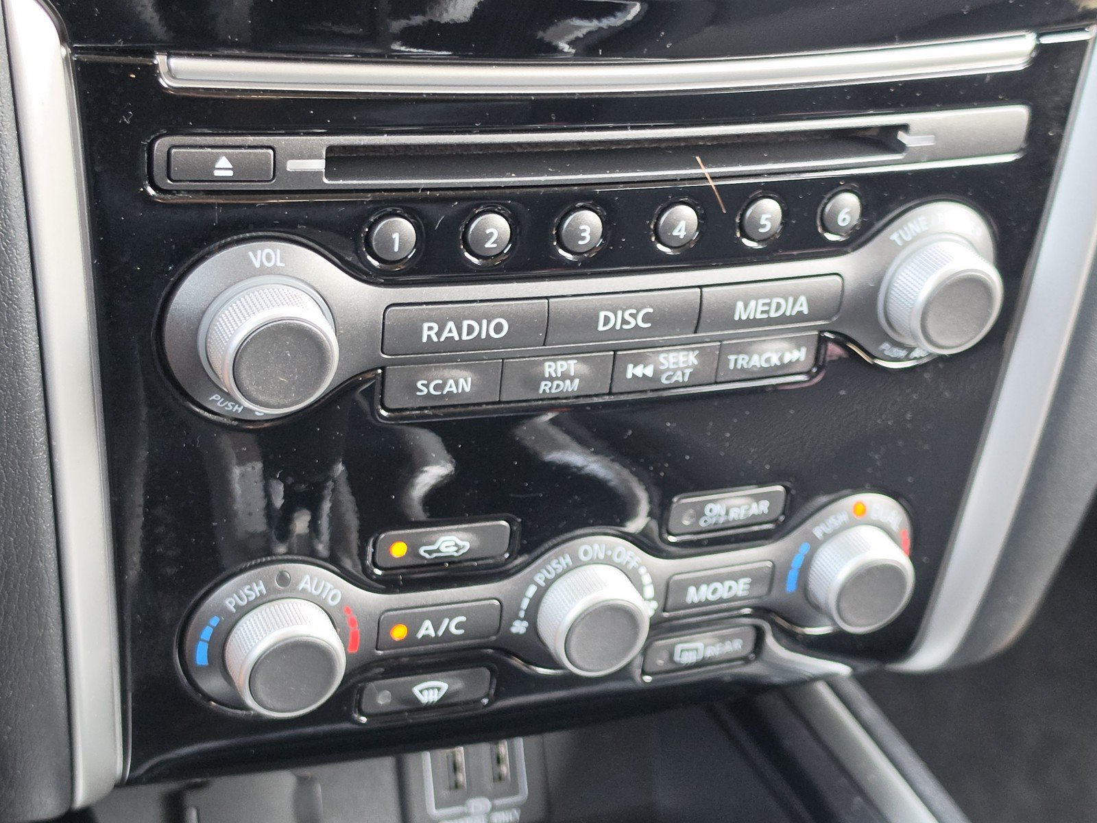 Used 2018 Nissan Pathfinder S FWD image 26