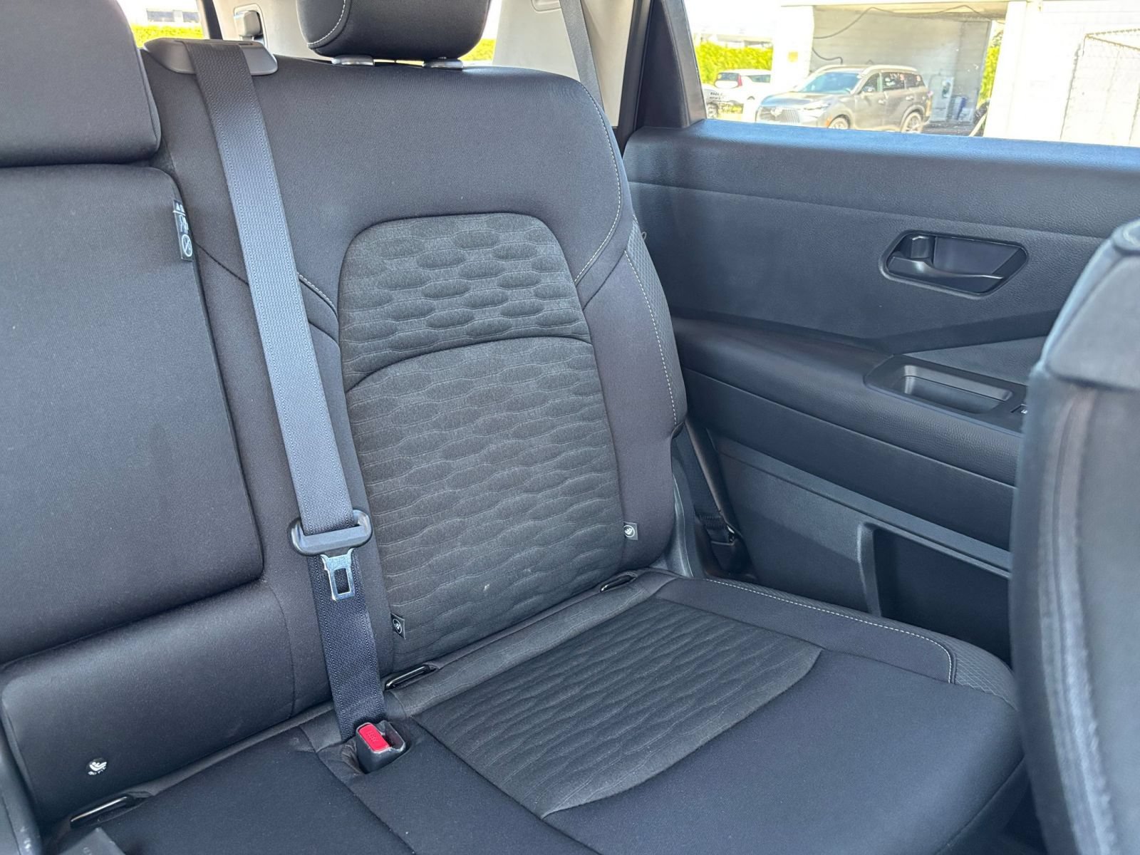 Used 2025 Nissan Pathfinder SV FWD image 39
