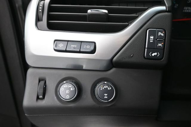 Used 2019 Chevrolet Suburban Premier AWD/4WD image 37