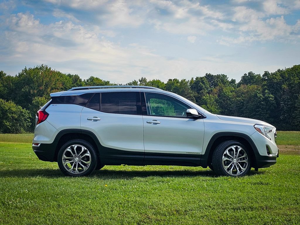 Used 2020 GMC Terrain SLT w/ Preferred Package AWD/4WD image 2