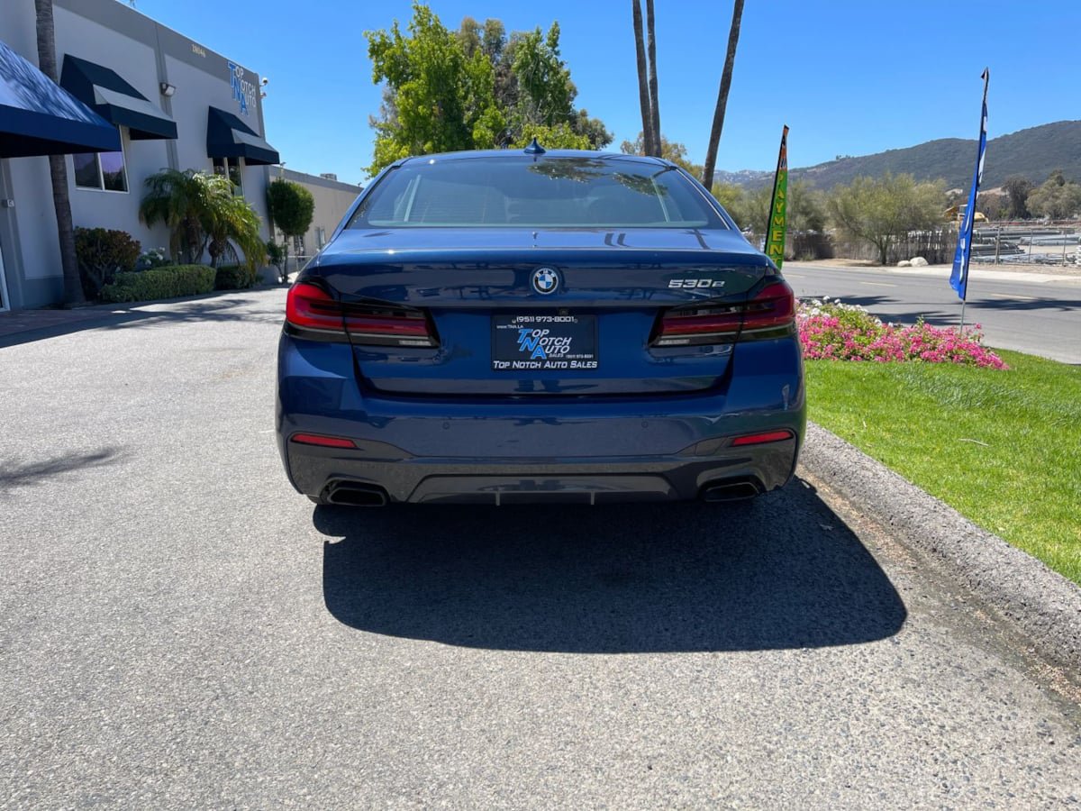 Used 2022 BMW 530e w/ Executive Package RWD image 6