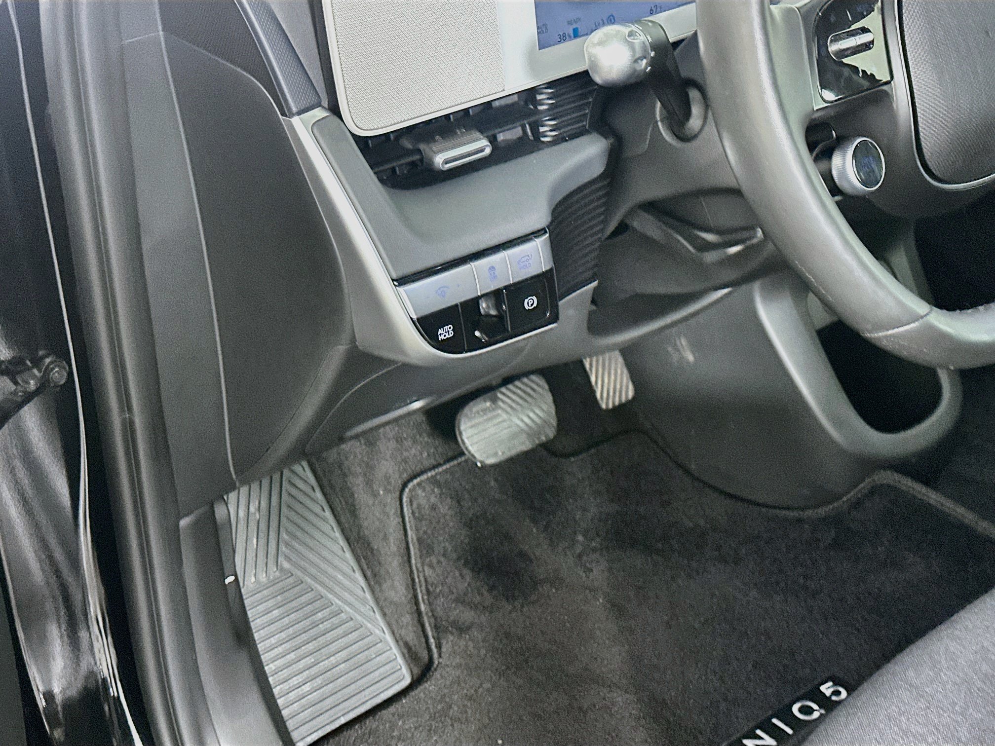Used 2024 Hyundai Ioniq 5 SEL AWD/4WD image 17