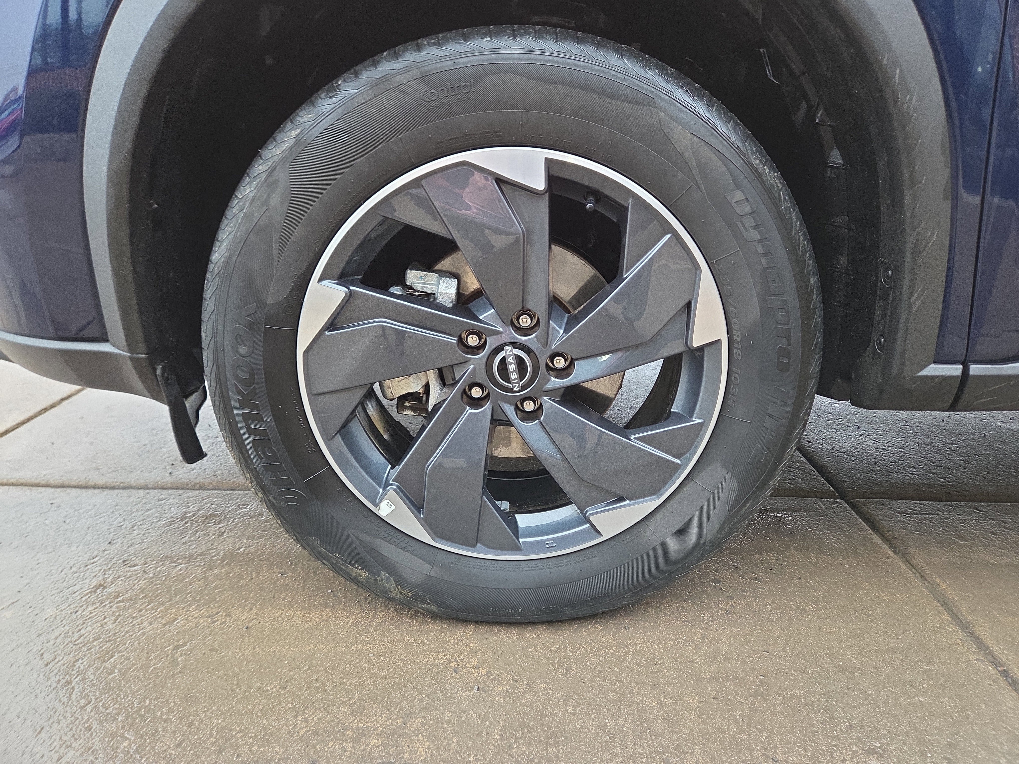 Used 2025 Nissan Rogue SV image 11