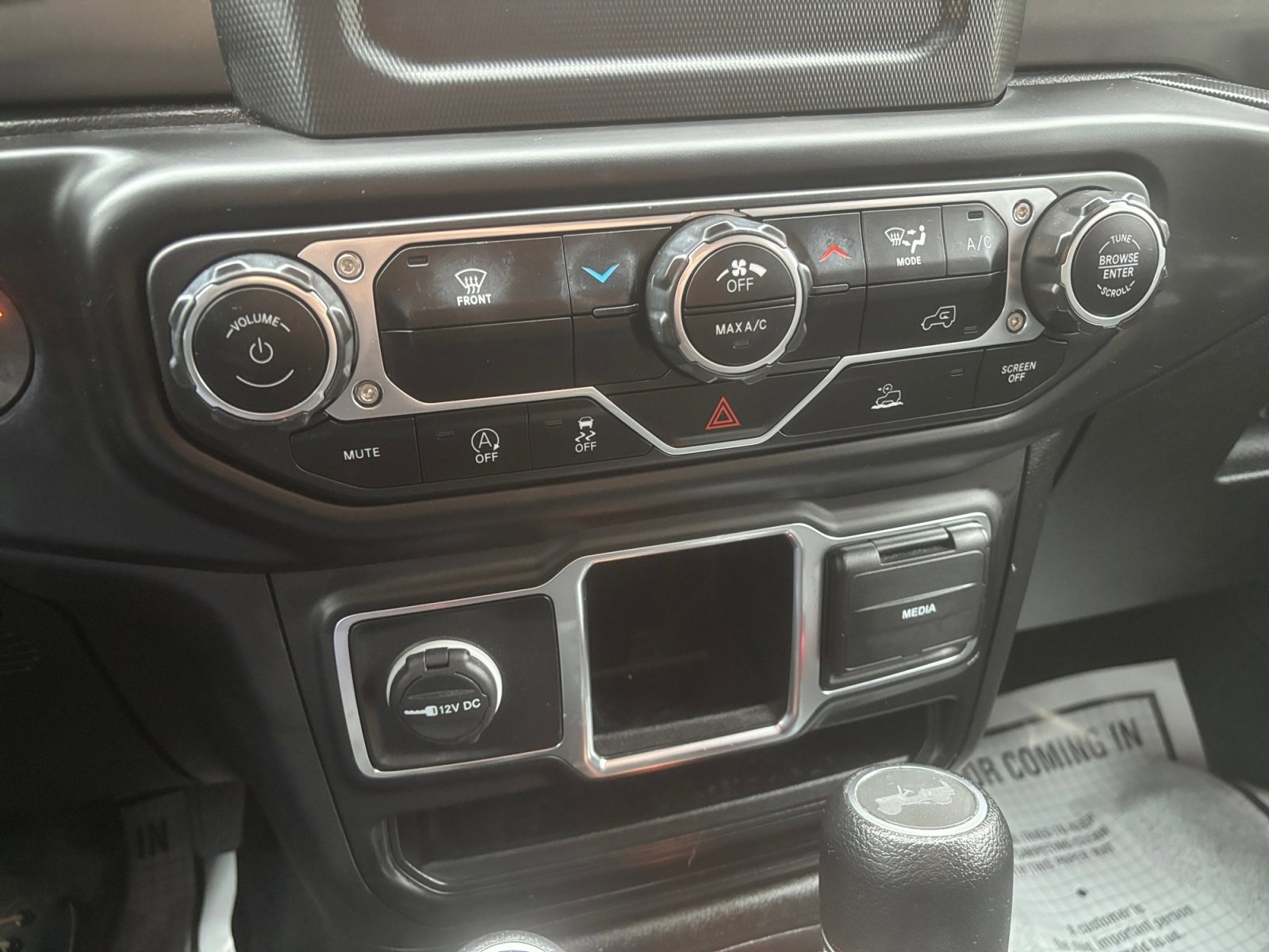 Used 2022 Jeep Wrangler Willys image 27