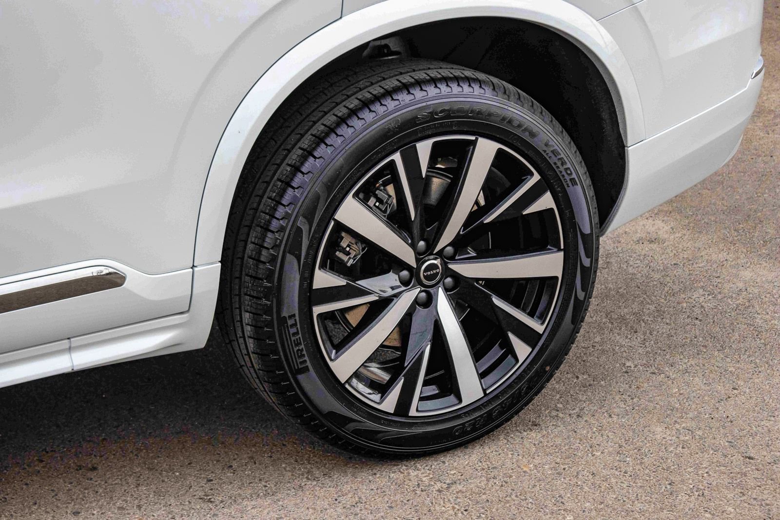 New 2026 Volvo XC90 B5 Core image 10
