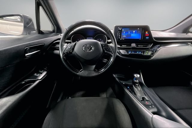 Used 2018 Toyota C-HR XLE FWD image 9