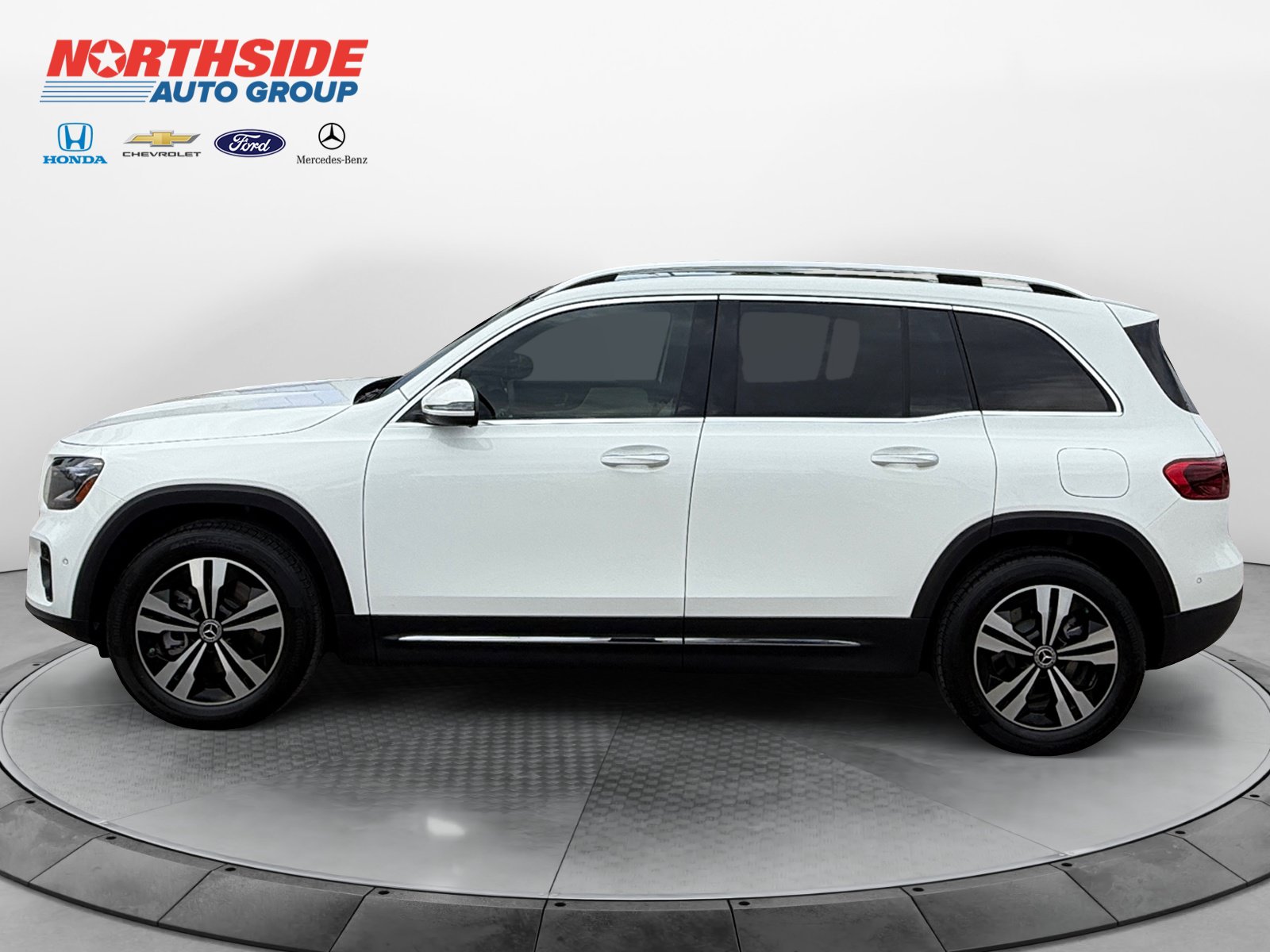 Used 2026 Mercedes-Benz GLB 250 image 4