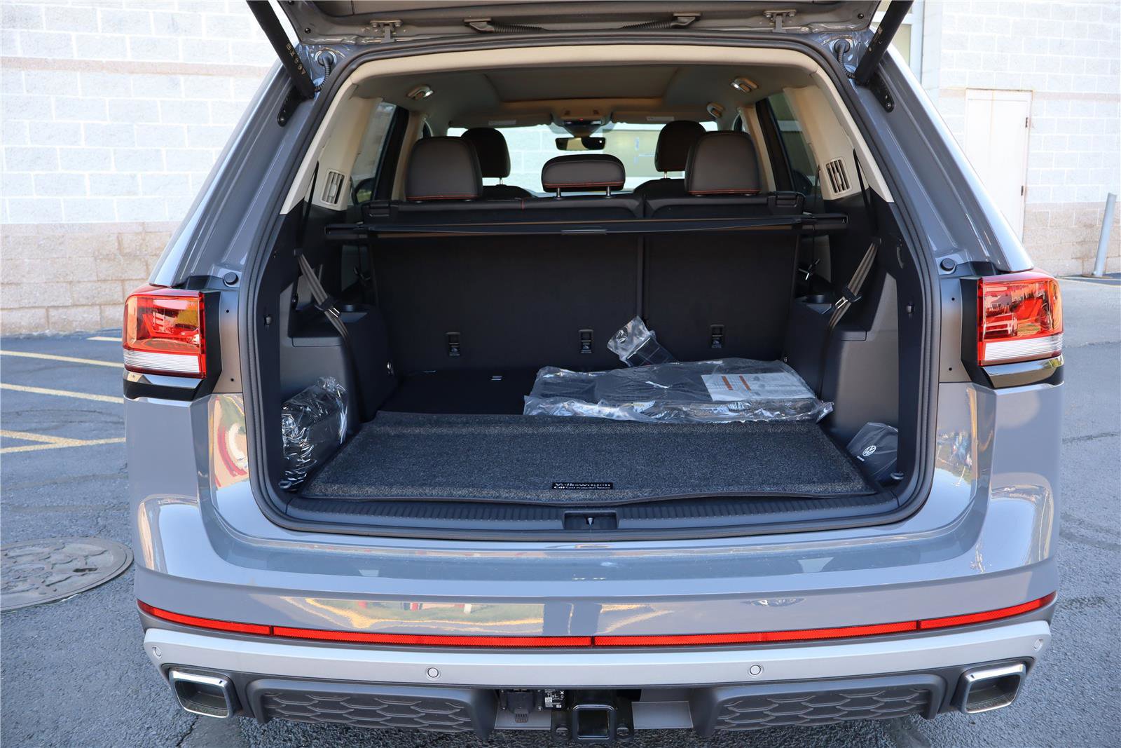 New 2026 Volkswagen Atlas Peak Edition image 5