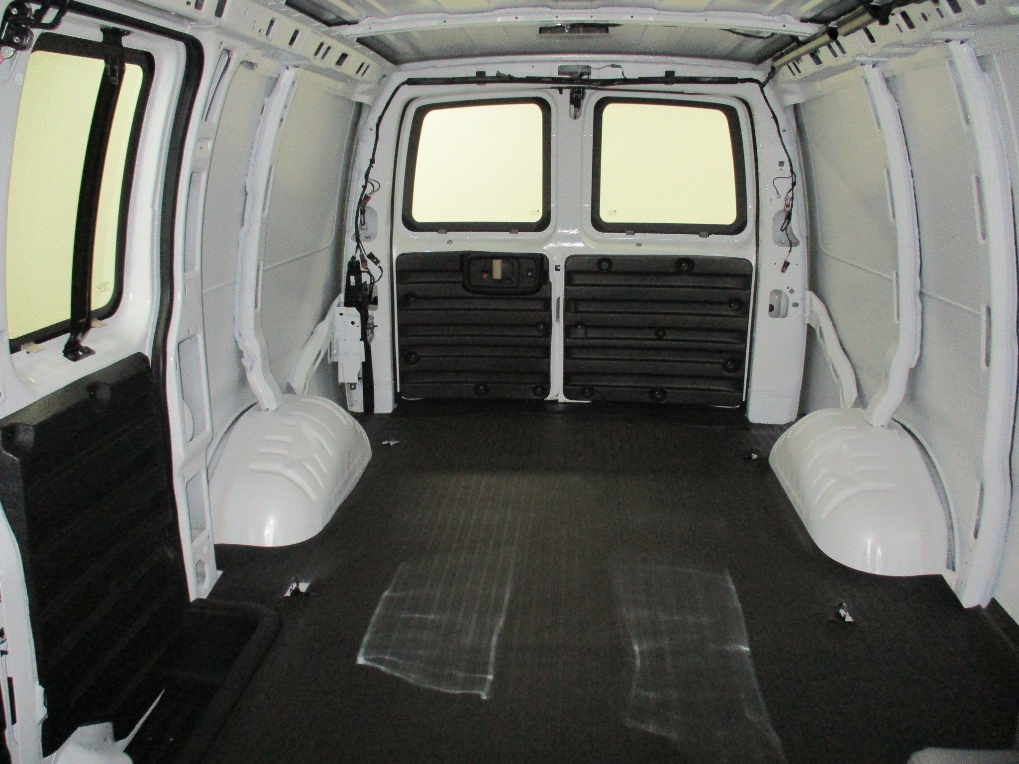 New 2025 GMC Savana 3500 image 26