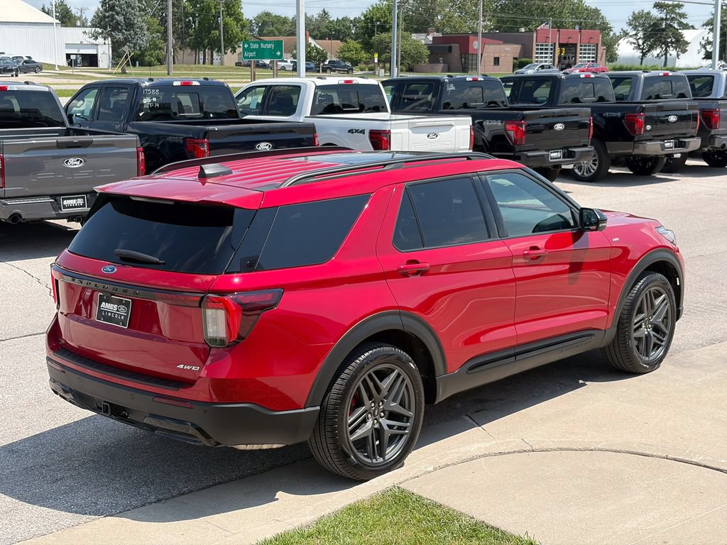 Certified 2025 Ford Explorer ST-Line w/ Premium Package AWD/4WD image 6