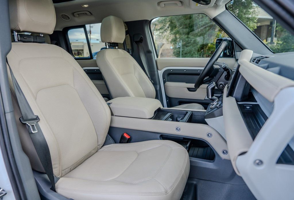 Used 2024 Land Rover Defender 130 S image 24