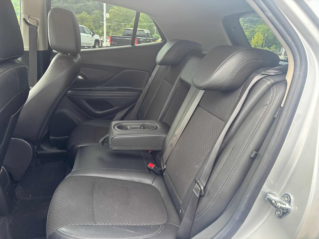 Used 2021 Buick Encore Preferred AWD/4WD image 21