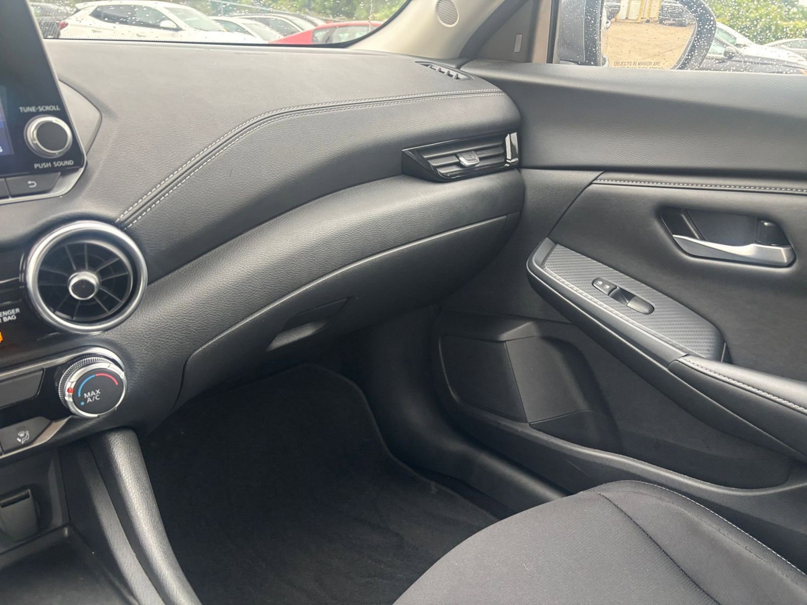 Used 2025 Nissan Sentra SV FWD image 33