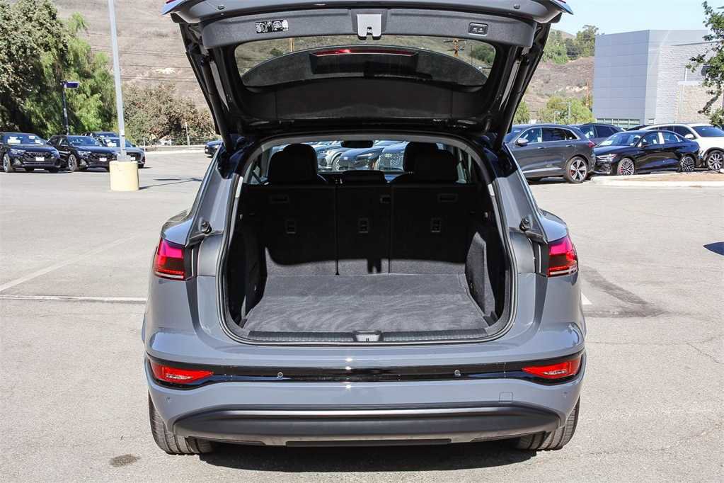 Used 2025 Audi Q6 e-tron Premium w/ Convenience Package image 25