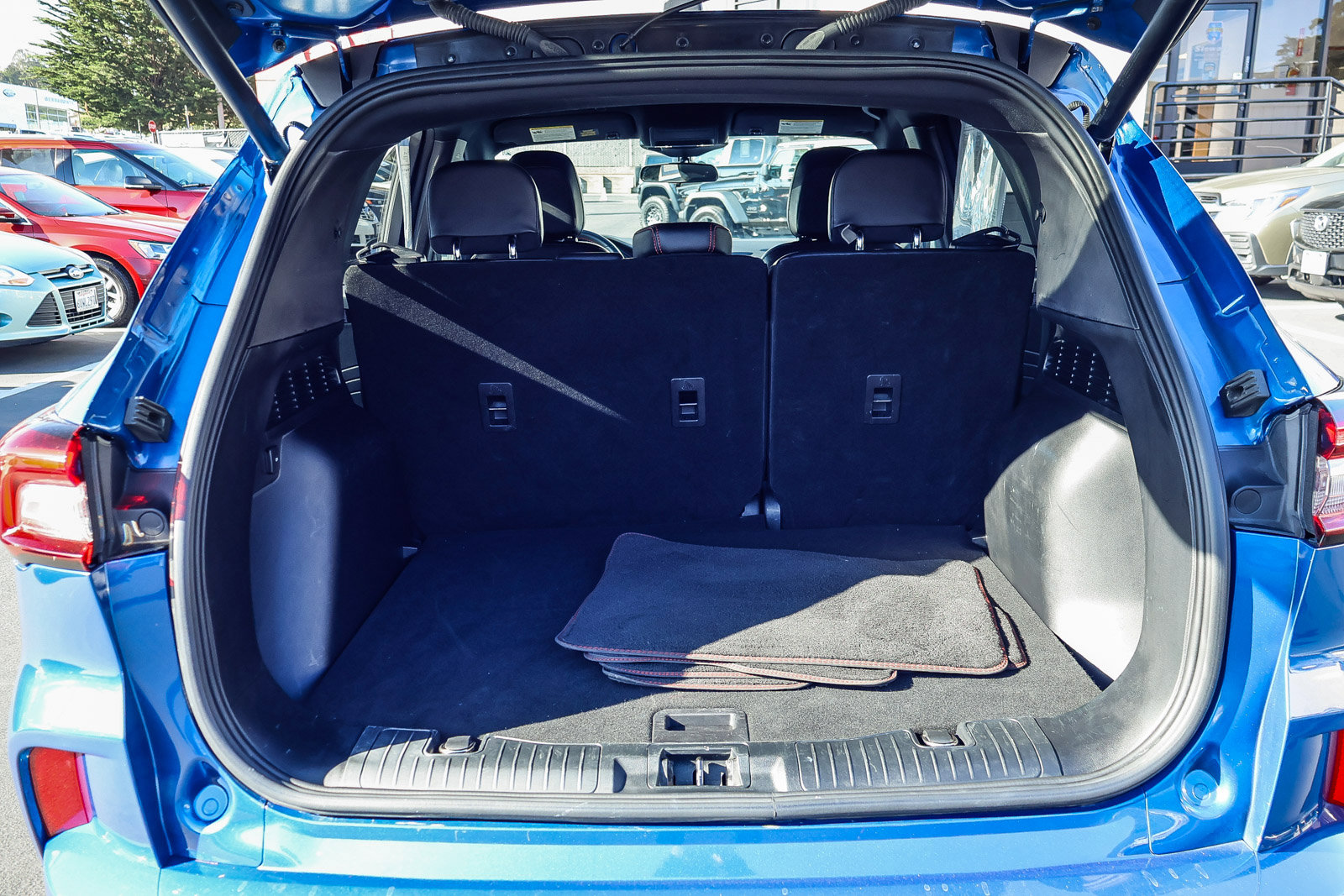 Used 2023 Ford Escape ST-Line image 14