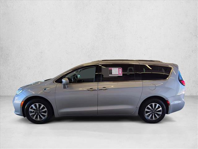 Used 2021 Chrysler Pacifica Touring-L w/ Uconnect Theater Family Group FWD image 8