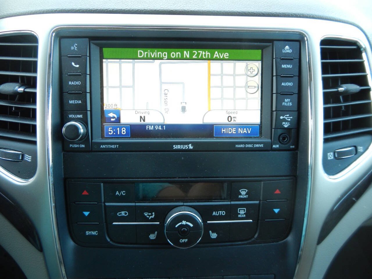 Used 2011 Jeep Grand Cherokee Laredo AWD/4WD image 3