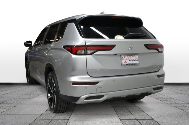Used 2023 Mitsubishi Outlander SE FWD image 5