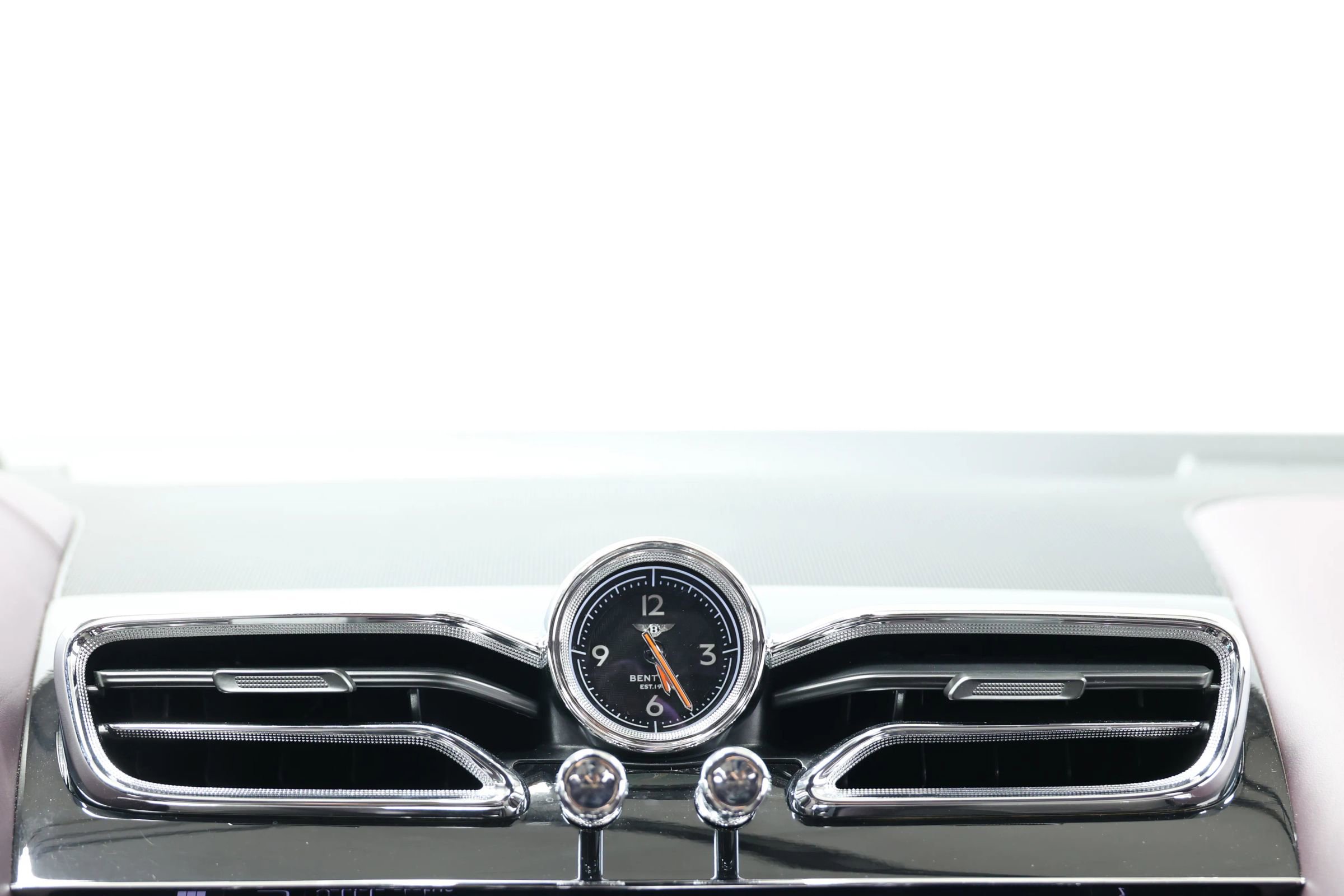 Used 2023 Bentley Bentayga Extended Wheelbase image 42