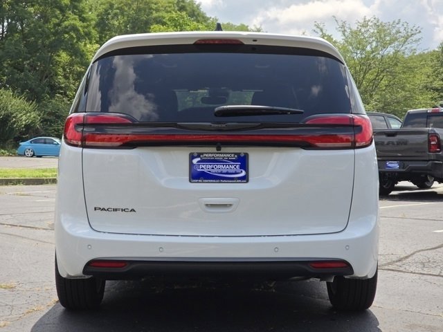 New 2026 Chrysler Pacifica Select image 24
