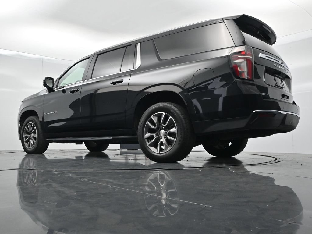 Used 2024 Chevrolet Suburban LT w/ LT Signature Plus Package RWD image 29
