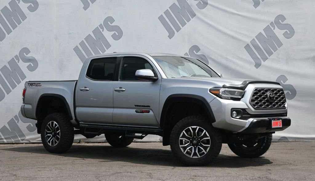Used 2022 Toyota Tacoma TRD Off-Road image 3