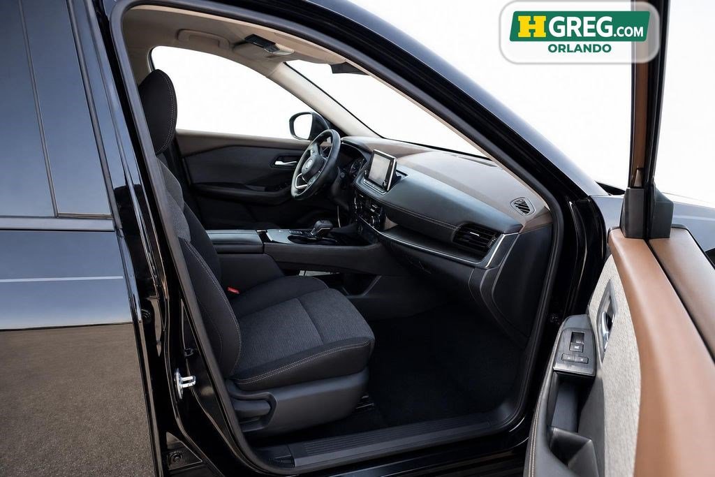 Used 2021 Nissan Rogue SV FWD image 15
