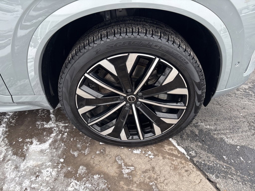 Certified 2025 Volvo XC90 B6 Plus image 14