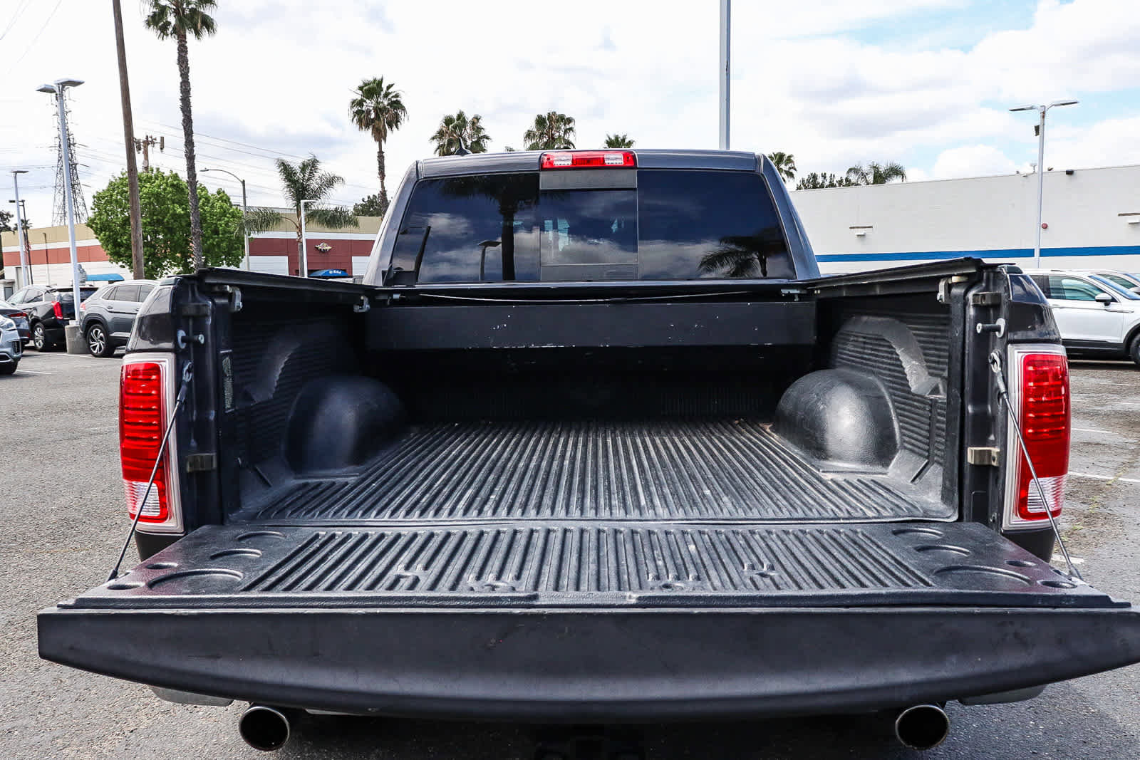Used 2017 RAM 1500 Laramie w/ Convenience Group image 12