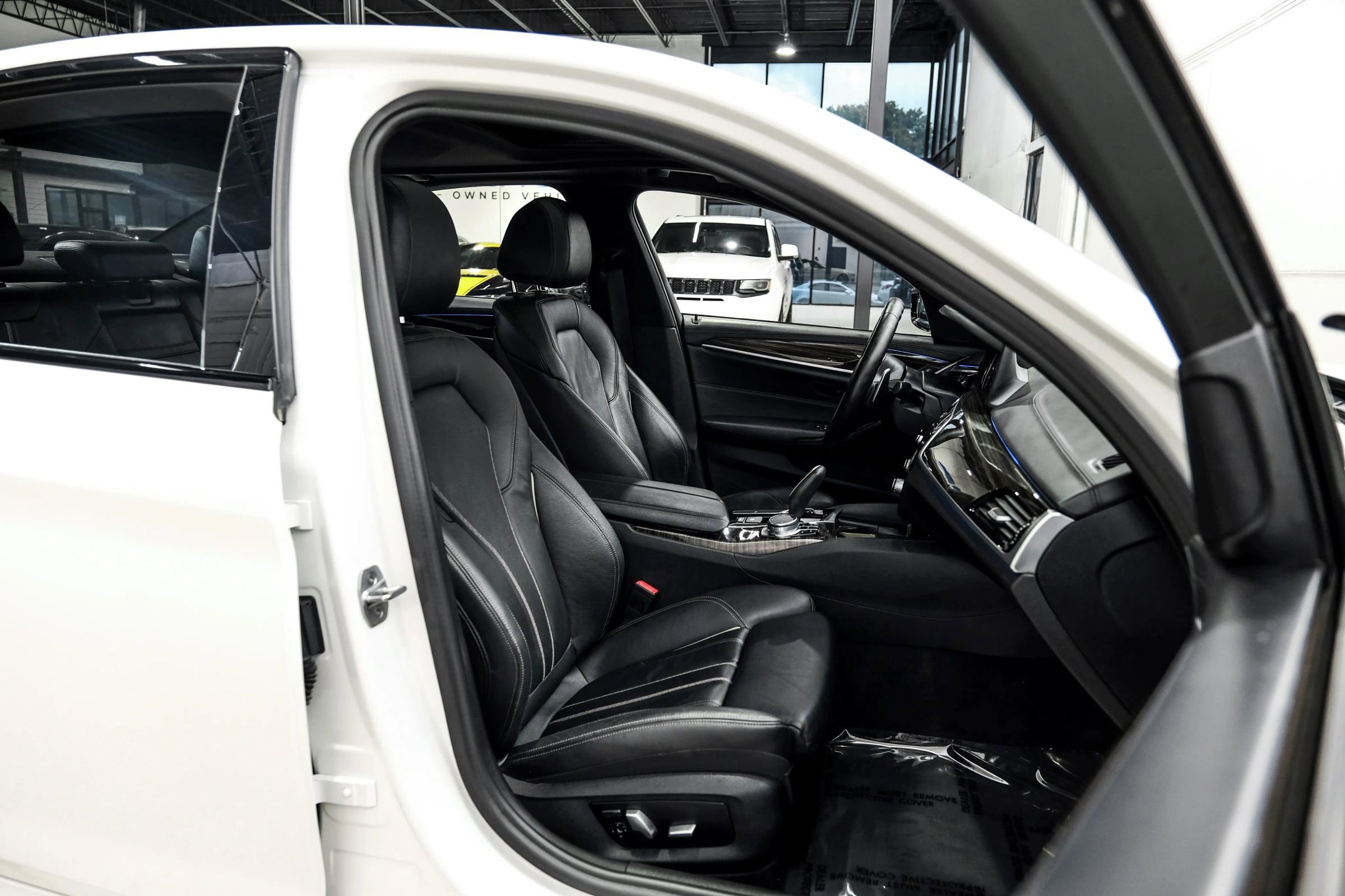 Used 2018 BMW 540i w/ M Sport Package RWD image 44