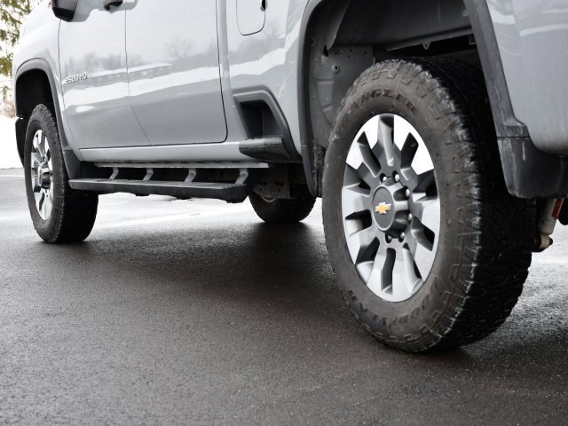 Used 2025 Chevrolet Silverado 2500 Custom w/ Custom Value Package image 9