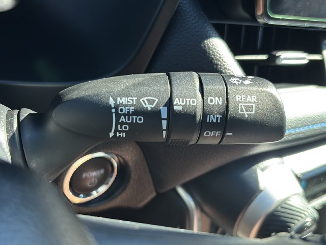 Used 2025 Toyota RAV4 XSE AWD/4WD image 22