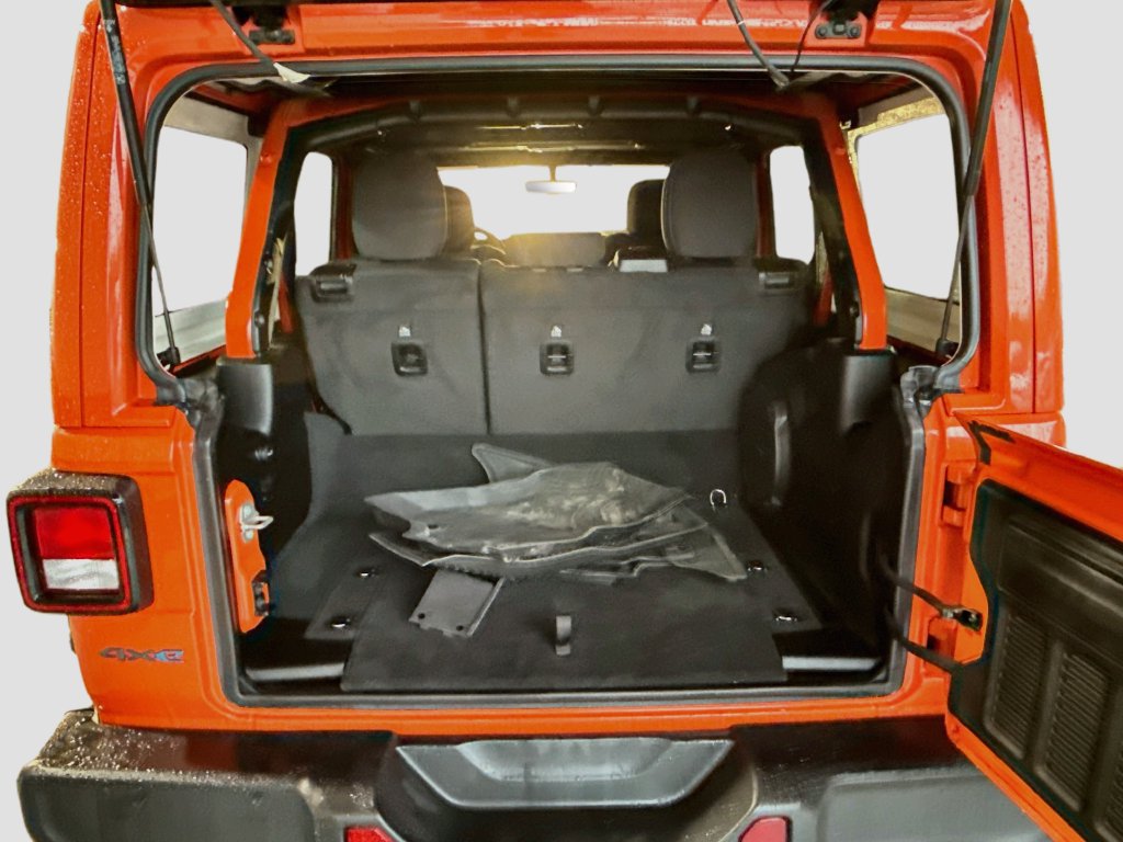 Certified 2023 Jeep Wrangler Unlimited w/ Sun & Screen Package AWD/4WD image 30