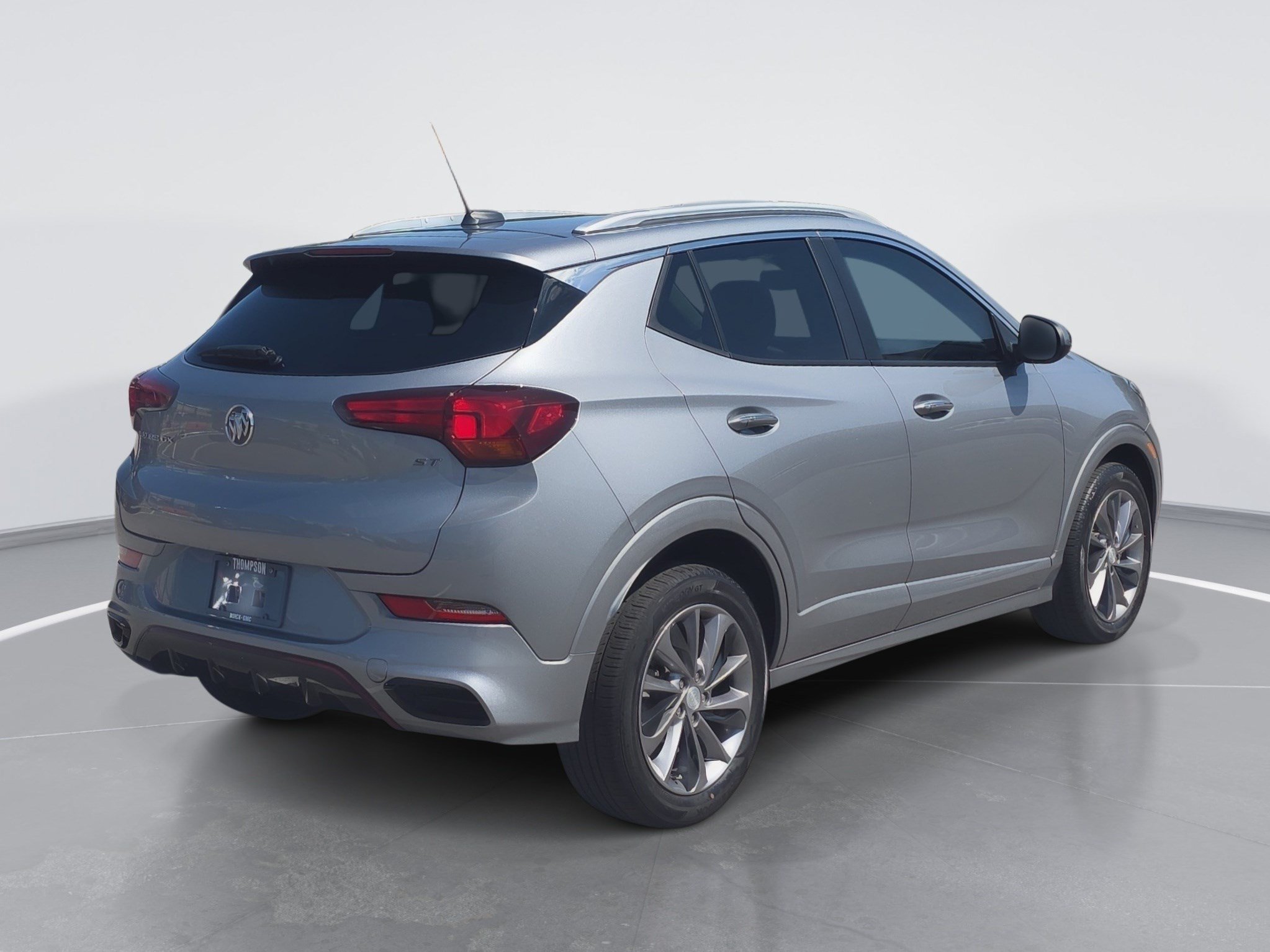 Used 2023 Buick Encore GX Select w/ Sport Touring Package FWD image 3