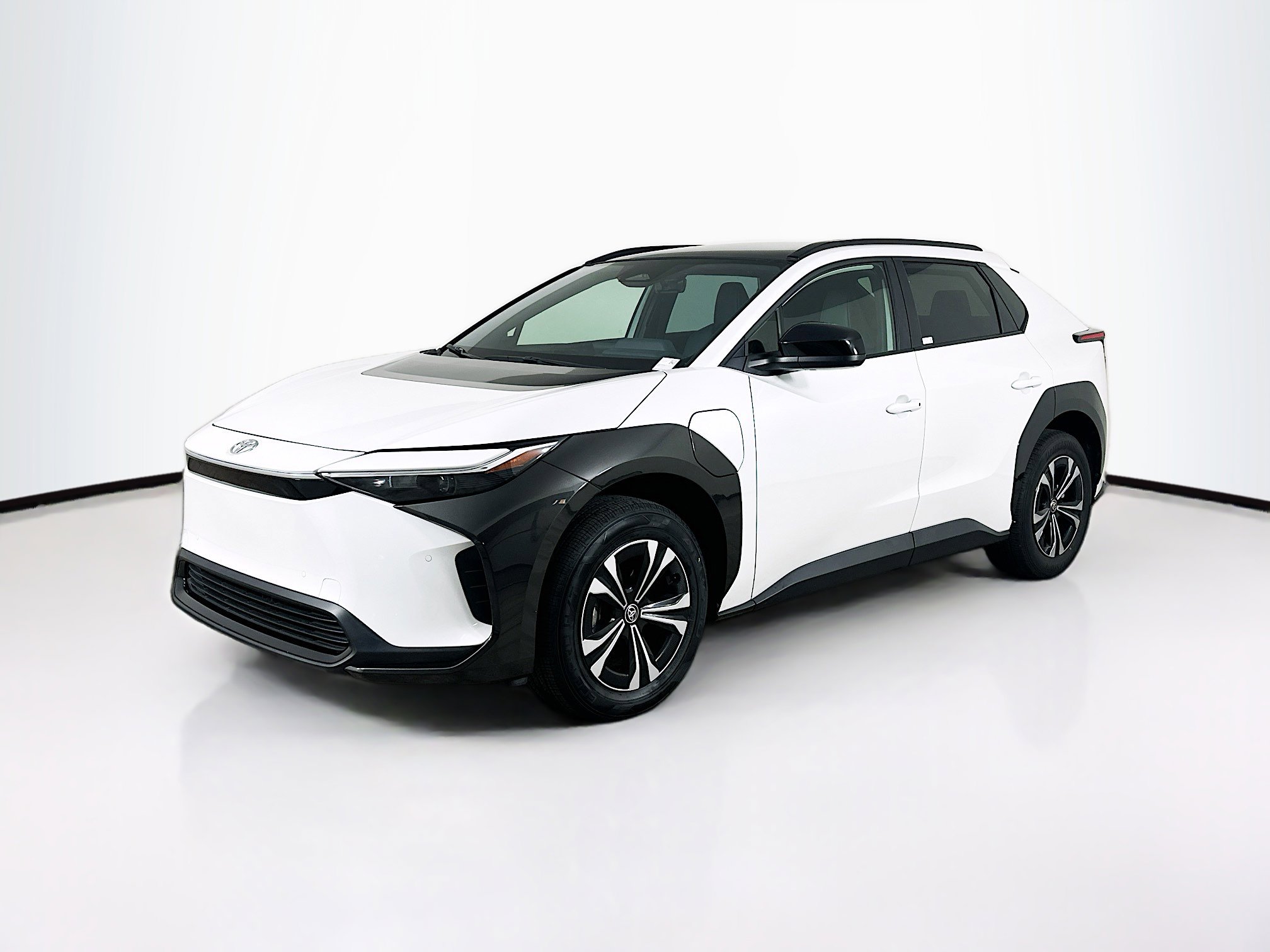 Used 2024 Toyota bZ4X FWD image 3