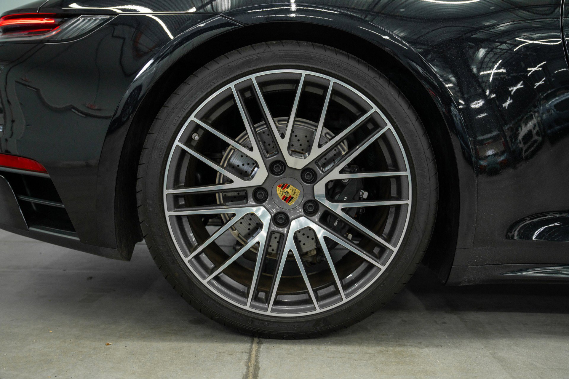 Used 2024 Porsche 911 Targa 4 w/ Sport Package AWD/4WD image 39