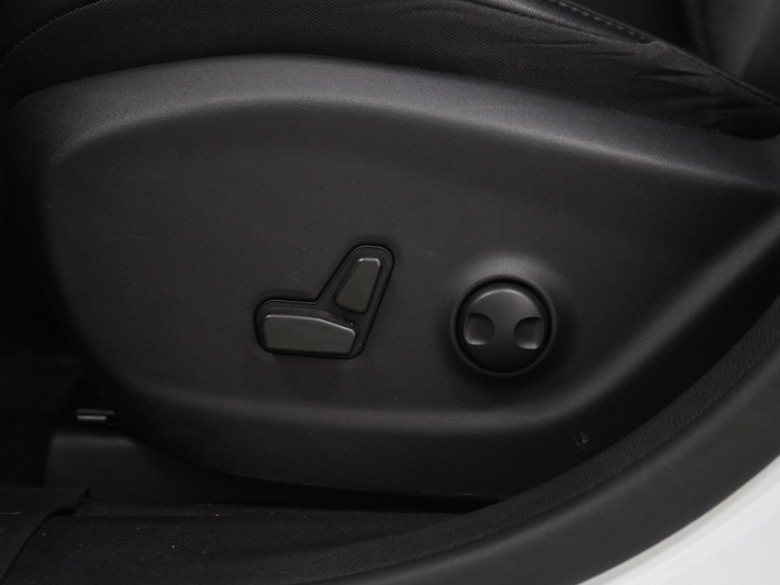 Used 2022 Jeep Cherokee Limited AWD/4WD image 27