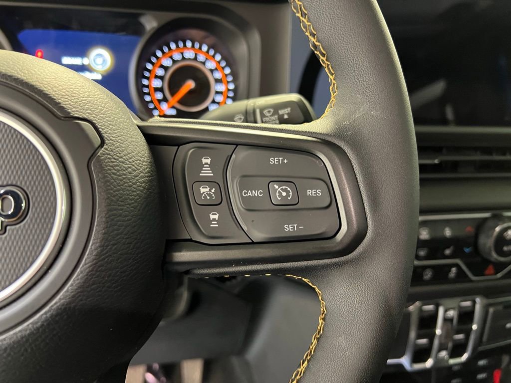 Used 2024 Jeep Gladiator Sport image 19