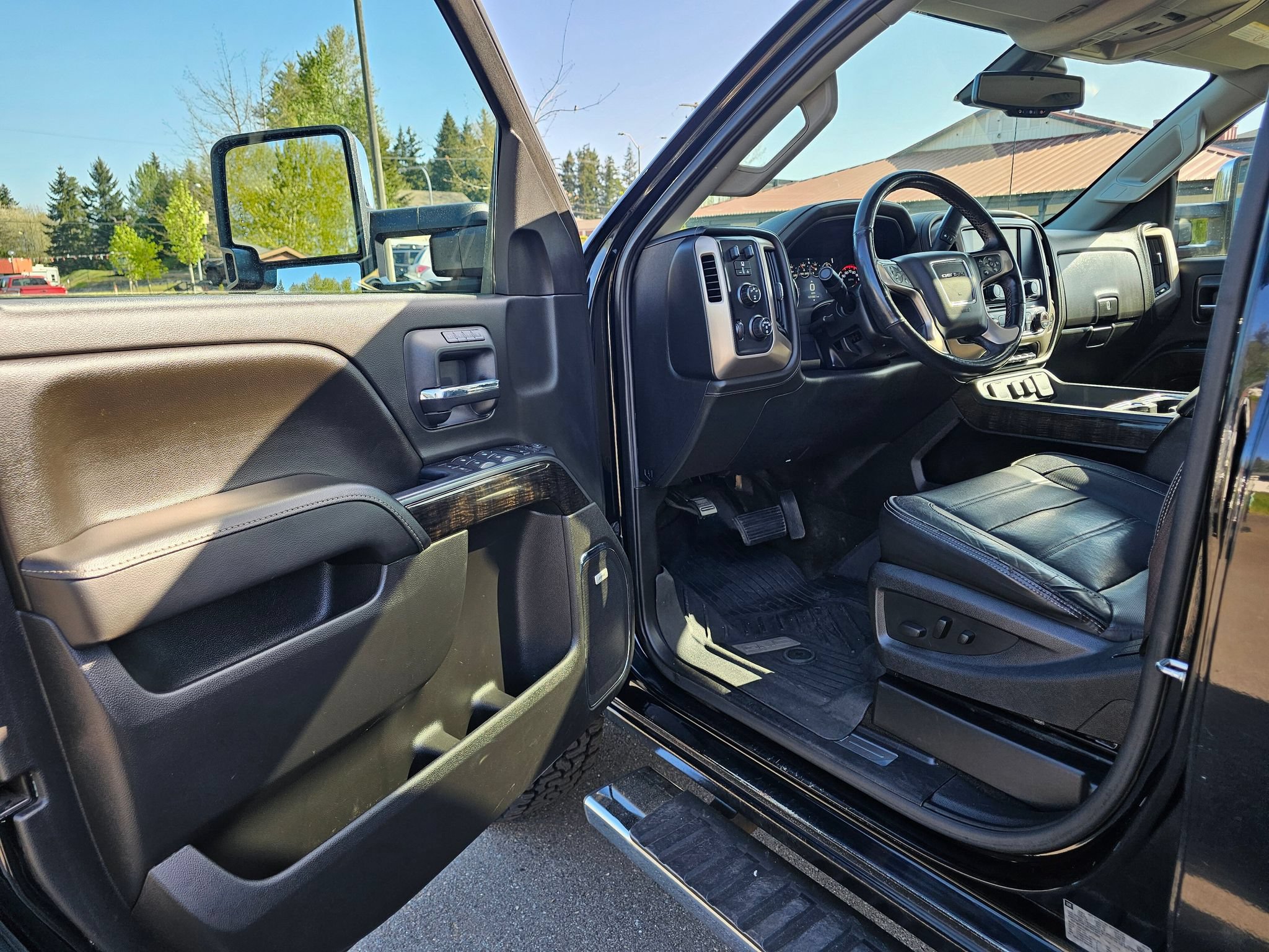 Used 2016 GMC Sierra 3500 Denali w/ Duramax Plus Package AWD/4WD image 28