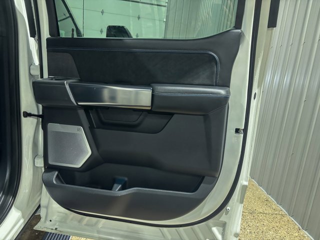 Used 2025 Ford F250 Platinum image 31