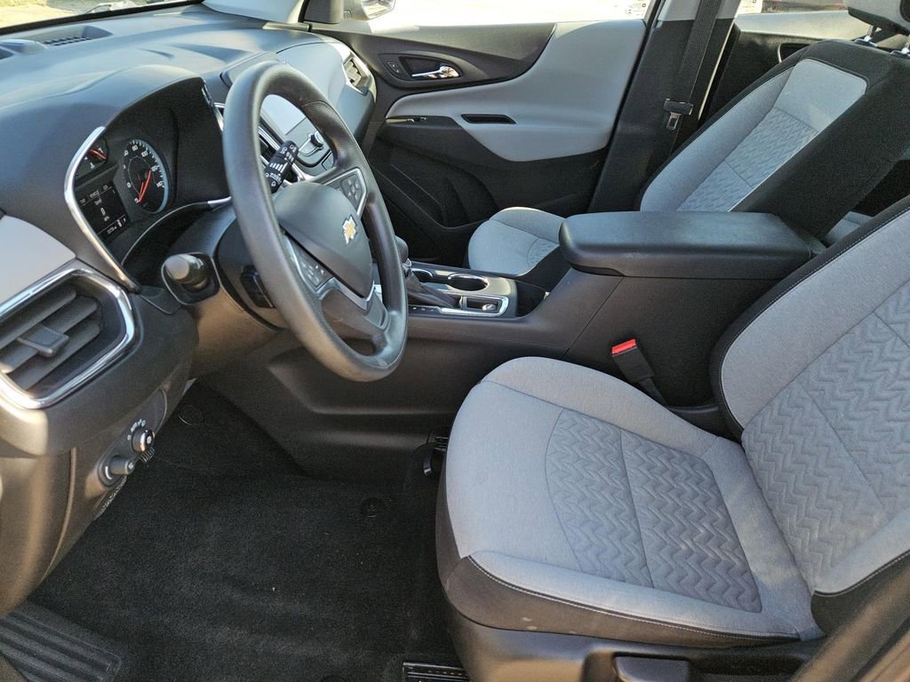 Used 2022 Chevrolet Equinox LS image 24