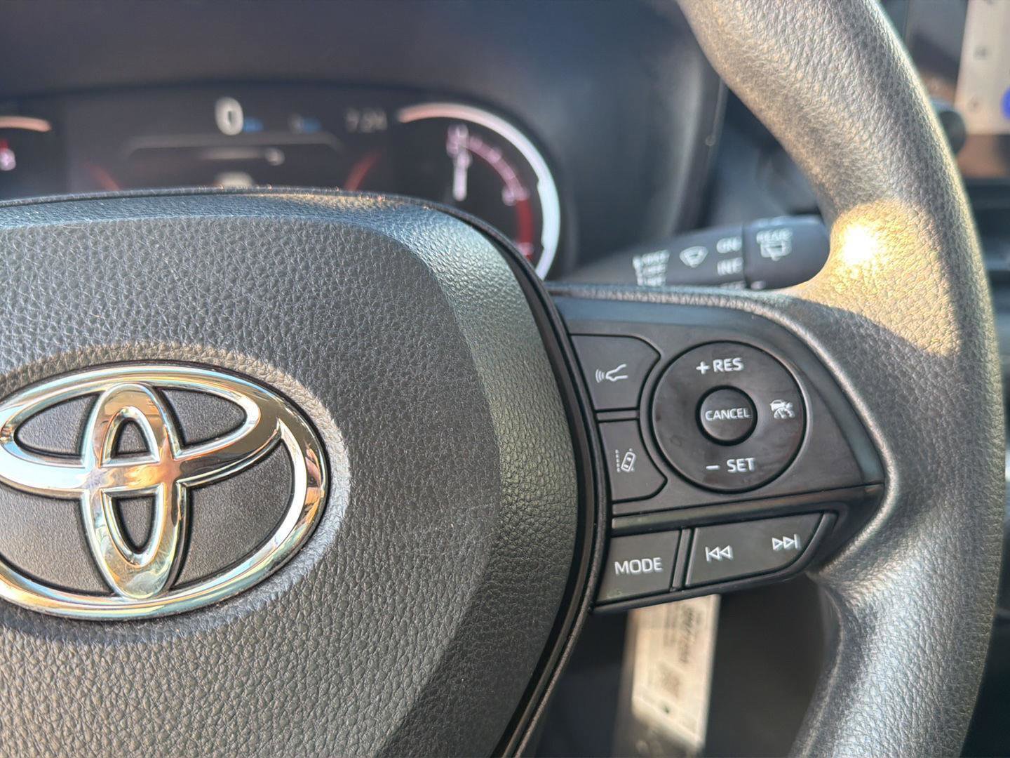 Certified 2024 Toyota RAV4 LE FWD image 21