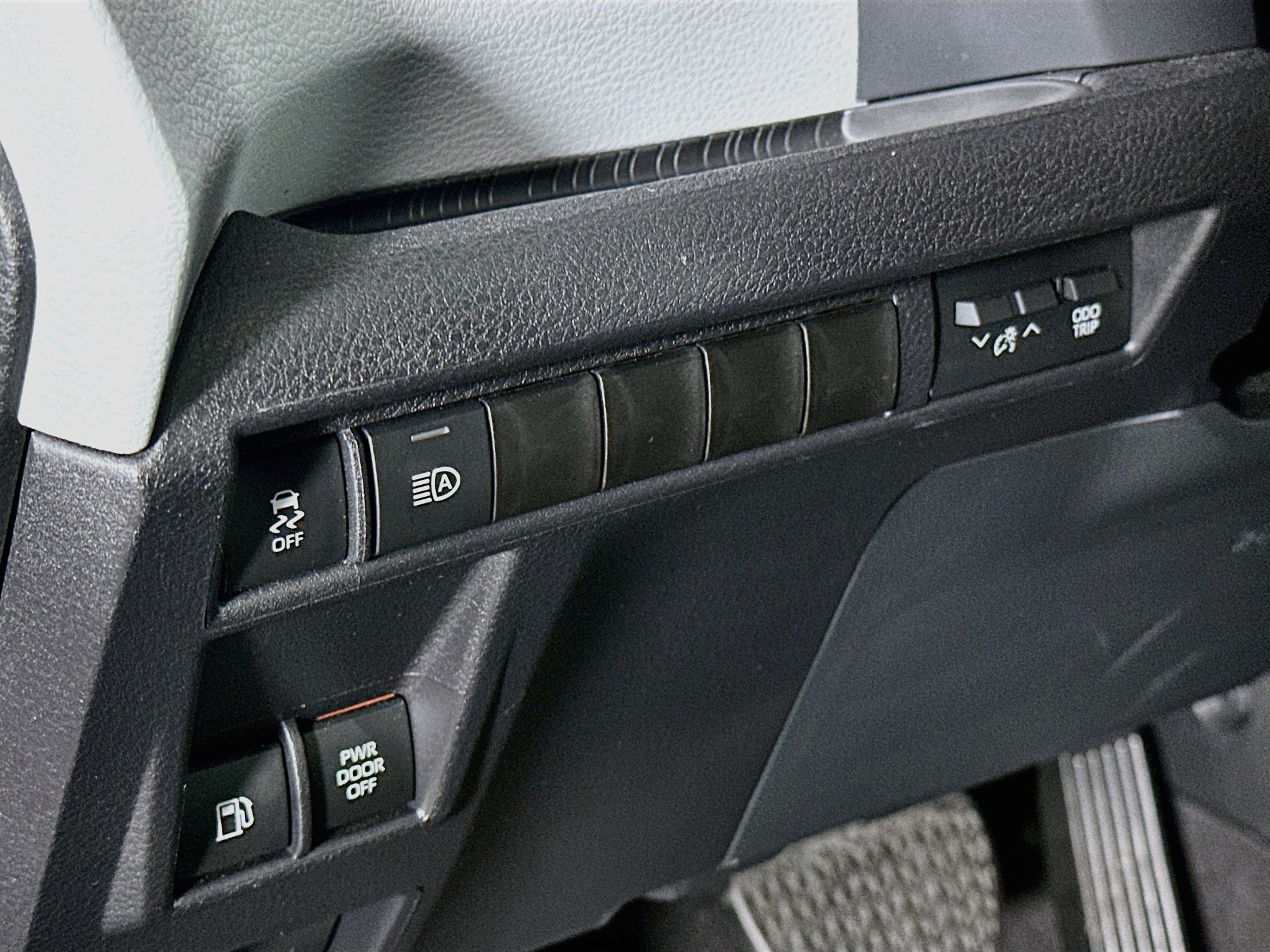 Used 2026 Toyota Sienna XLE FWD image 16