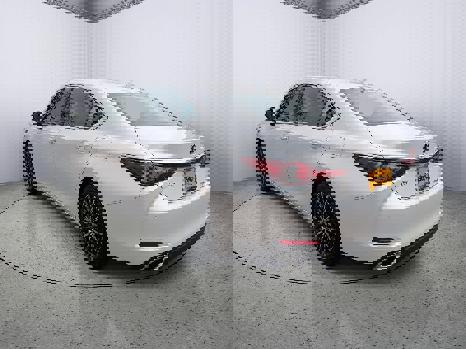 Used 2024 Lexus ES 350 w/ Premium Package image 4