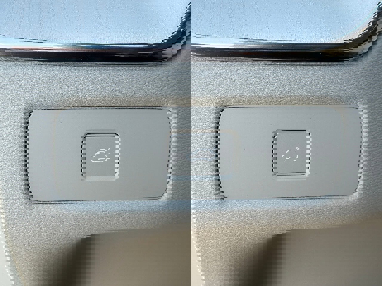 New 2026 Volvo XC60 B5 Ultra w/ Protection Package Premier image 20