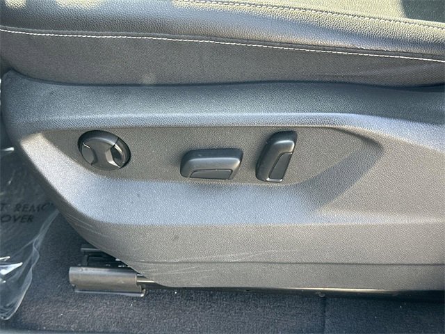 Used 2020 Volkswagen Atlas Cross Sport SE w/ Panoramic Sunroof Package image 33