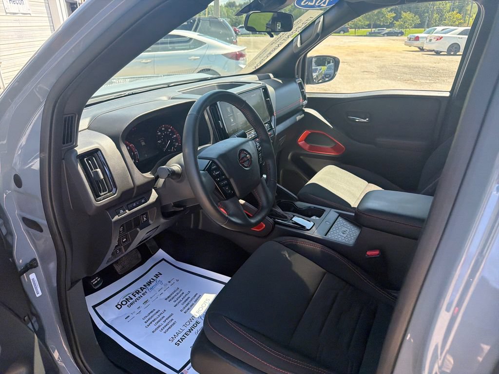 Used 2025 Nissan Frontier PRO-4X w/ Pro Convenience Package AWD/4WD image 16