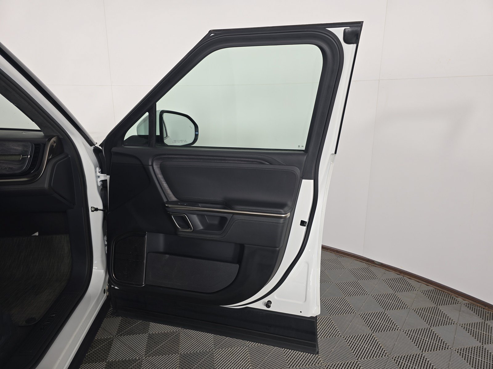 Used 2022 Rivian R1T Launch Edition AWD/4WD image 18